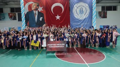 Bandırma Onyedi Eylül Üniversitesi Manyas Meslek Yüksekokulu’nda düzenlenen mezuniyet töreni,
