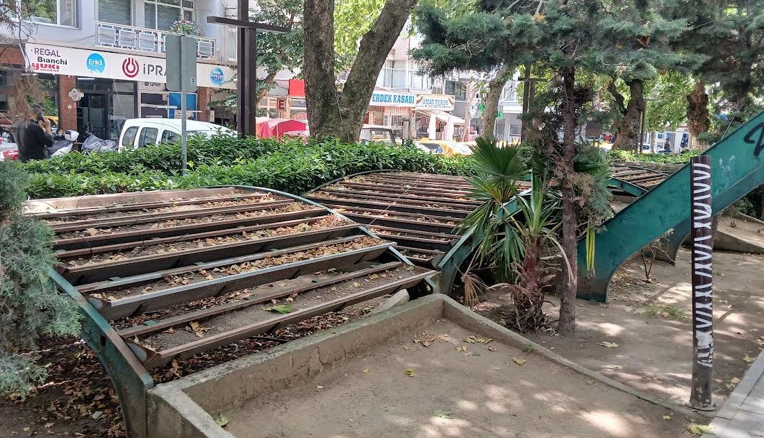 Erdek’te son şeklinin önceki belediye başkanı Mimar Hüseyin Sarı zamanında