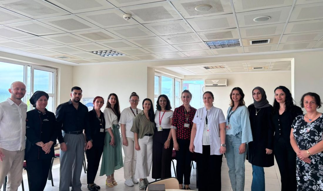 Bandırma Eğitim ve Araştırma Hastanesi yönetimi, Diyetisyenler Günü dolayısıyla görev