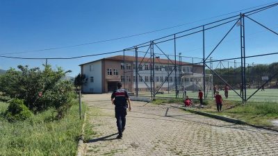 Balıkesir İl Jandarma Komutanlığı ekipleri, 15-21 Haziran tarihleri arasında okul