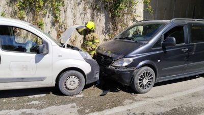 Erdek’te alt geçitte meydana gelen trafik kazasında 1 kişi yaralandı.