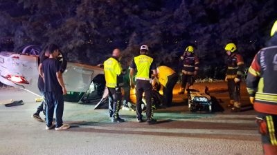 Balıkesir’de hız yapan araç sürücüsü kontrolünü kaybederek, takla attı. Araçta
