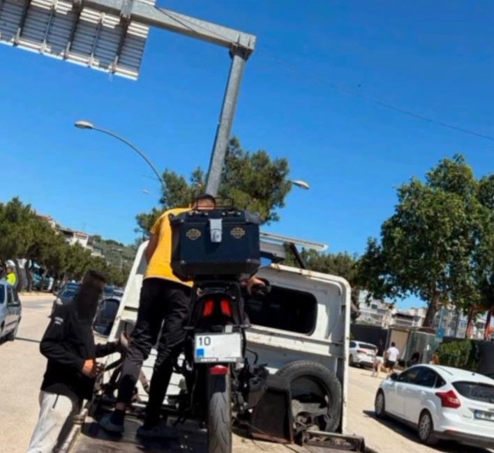Erdek’te  polis ekiplerinin “dur” ihtarına uymayarak kaçan motosiklet sürücüsüne toplam