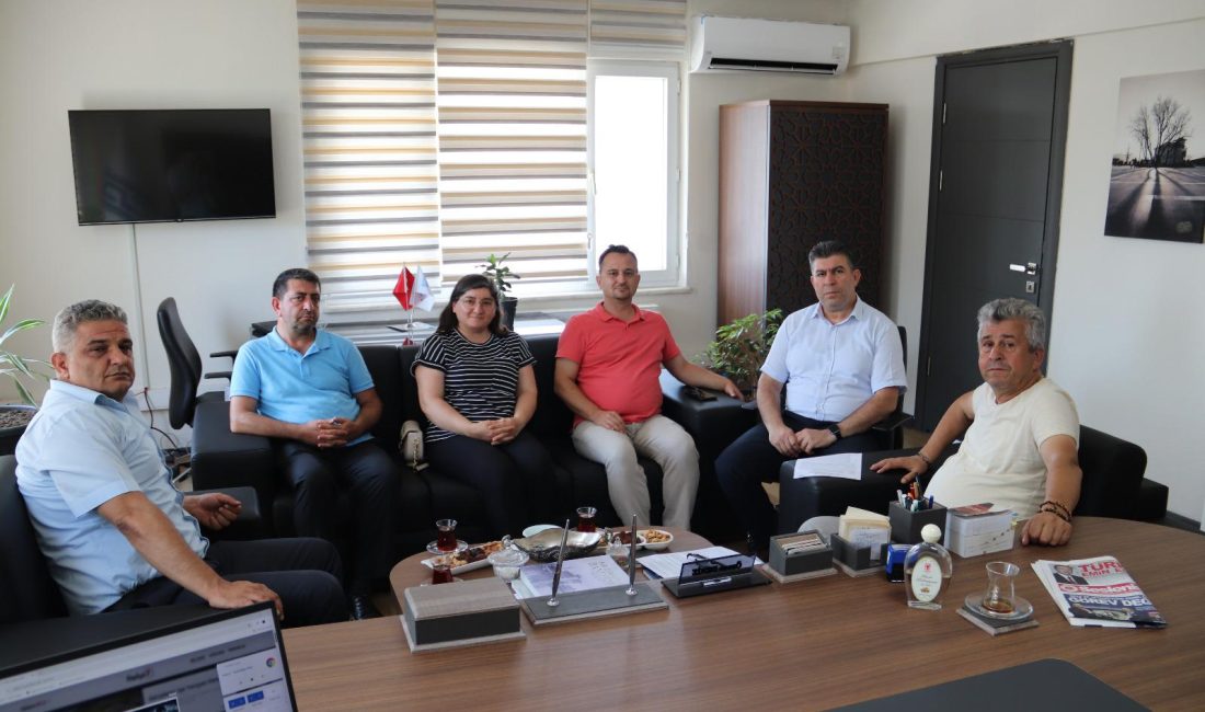 Bandırma Denetimli Serbestlik Müdürlüğü’nde gerçekleştirilen toplantıda hükümlü ve yükümlülerin mesleki