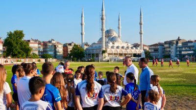 Balıkesir Gençlik ve Spor İl Müdürü Adem Özalp, Erdek’te düzenlenen