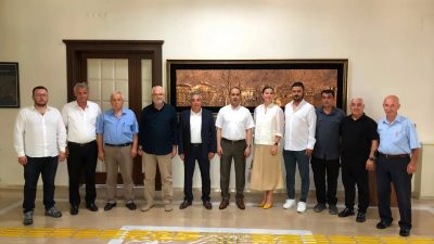 AK Parti Bandırma İlçe Başkanı Göksel Karlahan ile yönetim kurulu