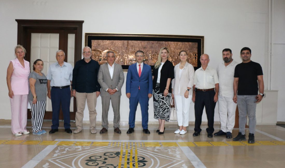AK Parti Bandırma’dan Yeni Kaymakam Öztürk’e Ziyaret Bandırma’da göreve başlayan Kaymakam Recep Öztürk, AK Parti Bandırma İlçe