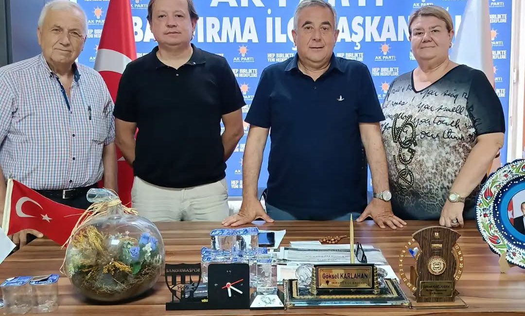 Kuşcenneti Mahallesinin talepleri görüşüldü AK Parti Bandırma İlçe Başkanı Göksel Karlahan ile bir araya