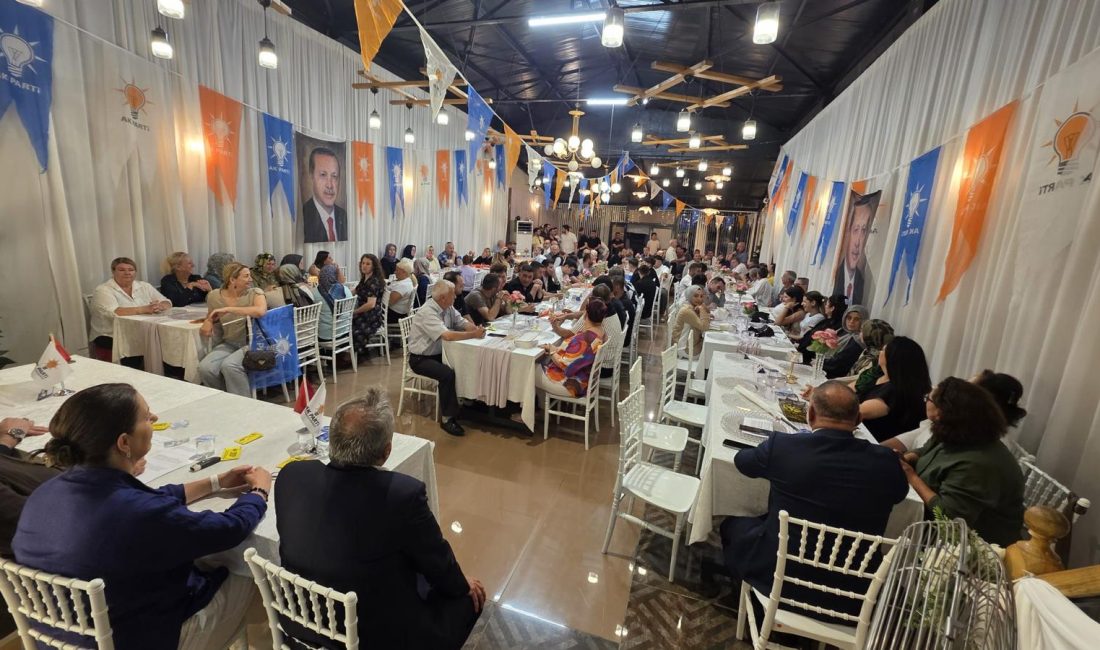 Bandırma’da gerçekleştirilen AK Parti İlçe Danışma Meclisi Toplantısı’nda teşkilat çalışmaları,
