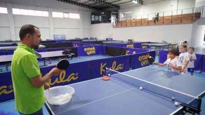 Balıkesir Büyükşehir Belediyesi, yaz tatilinde çocukları ve gençleri sporla buluşturmaya