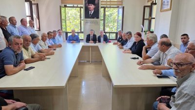 Bandırma muhtarlarından Kaymakam Recep Öztürk’e ziyaret Bandırma’da görev yapan mahalle muhtarları, göreve başlayan Kaymakam Recep Öztürk’ü