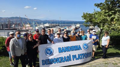 Bandırma Demokrasi Platformu, Paşabayır Seyir Tepesi’nde düzenlediği basın açıklamasında canlı