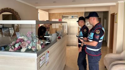 Avşa Adası’nda jandarma ekipleri tarafından gerçekleştirilen “Huzur ve Güven” uygulamasında,