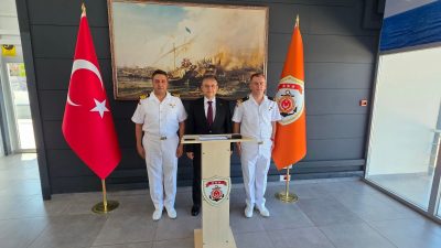 Bandırma Kaymakamı Recep Öztürk, göreve başlamasının ardından kendisine hayırlı olsun