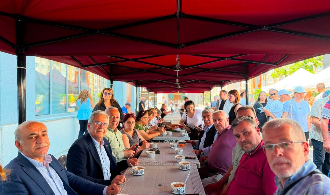 Bandırma Belediyesi tarafından Muharrem ayı dolayısıyla düzenlenen aşure ikramında yaklaşık