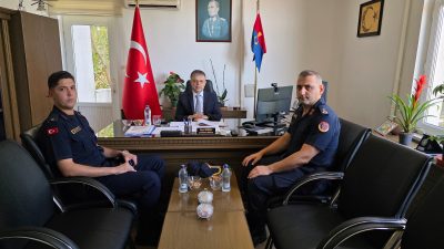 Bandırma Kaymakamı Recep Öztürk, İlçe Jandarma Komutanlığını ziyaret ederek ilçedeki