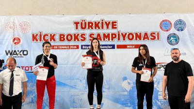 Bandırmalı sporcu Kick Boksta tarih yazdı Türkiye Kick Boks Şampiyonası’nda altın madalyaya uzanan Rana Uçarhaytar, milli
