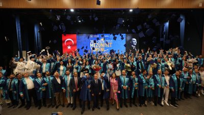 Bandırma Onyedi Eylül Üniversitesi Denizcilik Fakültesi mezuniyet töreninde fakülte birincisi