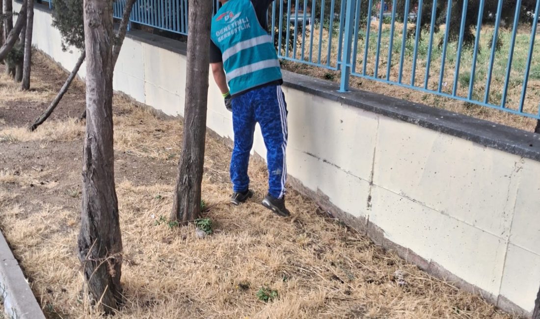 Denetimli Serbestlik Mobil Ekip’ten Okullara Destek Bandırma Denetimli Serbestlik Müdürlüğü’nün oluşturduğu mobil ekip, kamu yararına çalışma