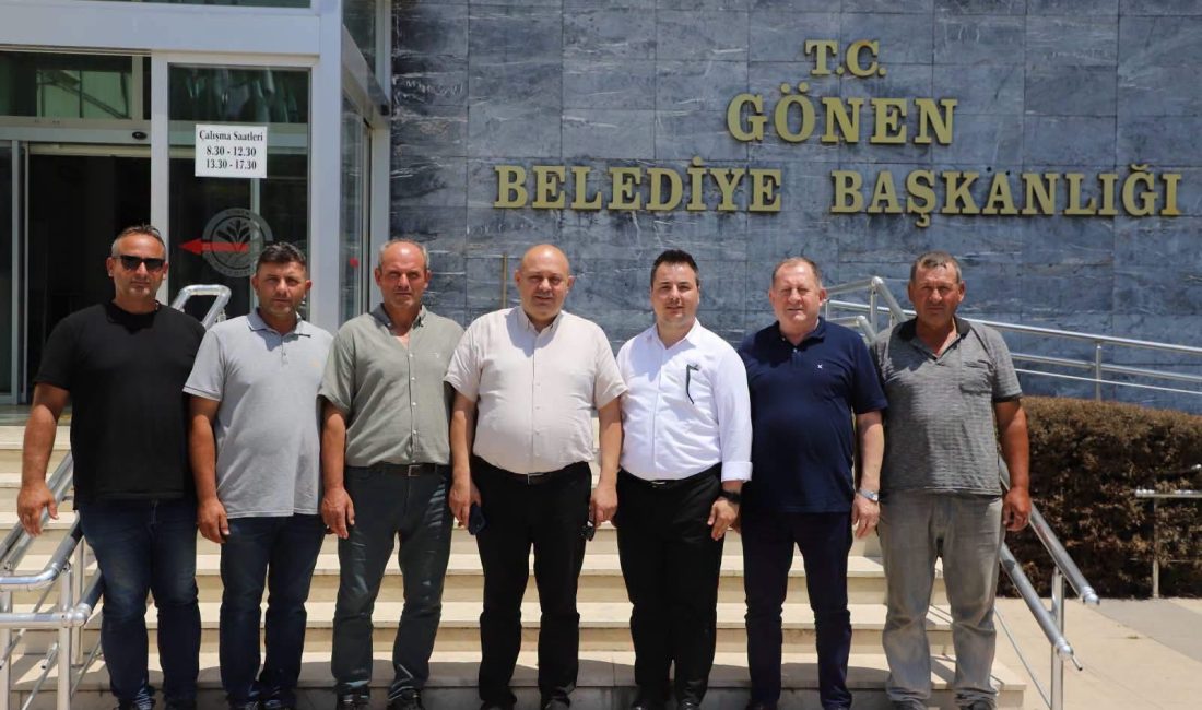 Gönen’de asfalt öncesi yol yatırımı masaya yatırıldı Balıkesir Büyükşehir Belediyesi’nin dört mahalleyi birbirine bağlayan 23 kilometrelik yolunda