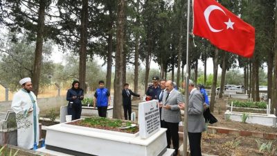 Balıkesir Valisi İsmail Ustaoğlu, 15 Temmuz şehitleri Özel Harekât Polisi