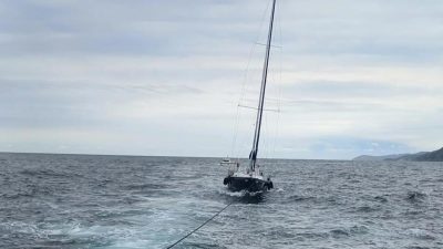 Kapıdağ Yarımadası açıklarında makine arızası nedeniyle sürüklenen 15 metre boyundaki