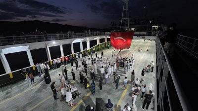 Bandırma’da Denizcilik ve Kabotaj Bayramı’nın 100. yılı etkinlikleri kapsamında yaklaşık