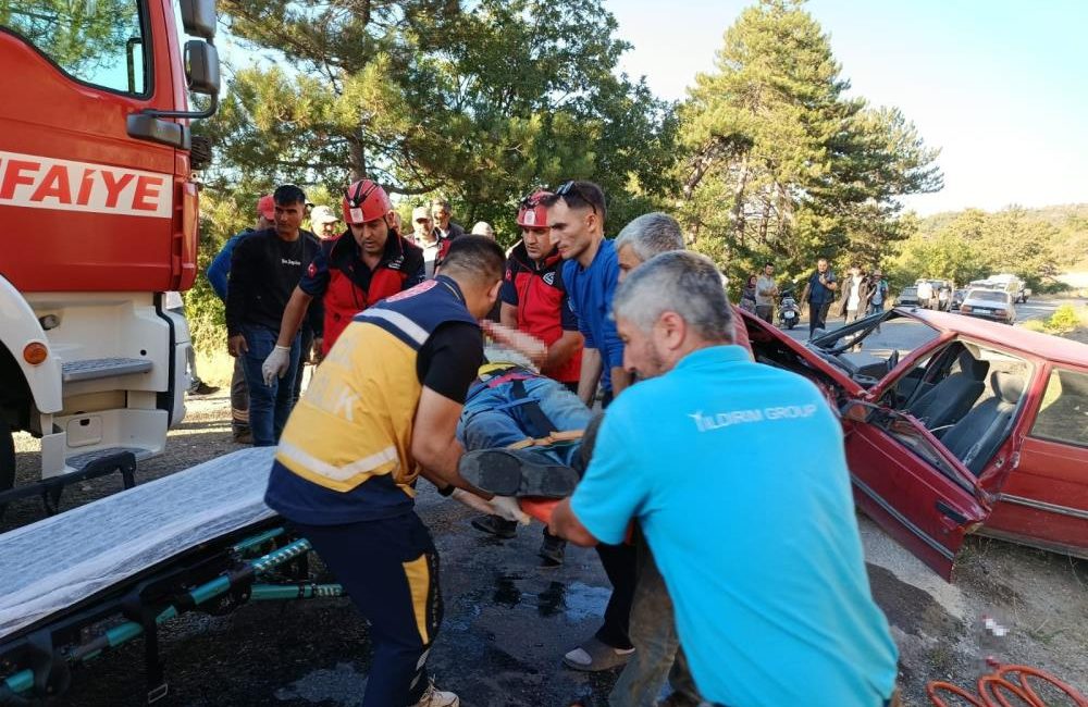 Dursunbey’de trafik kazası: 3 yaralı Dursunbey’de meydana gelen trafik kazasında 3 kişi yaralandı. Kaza Dursunbey