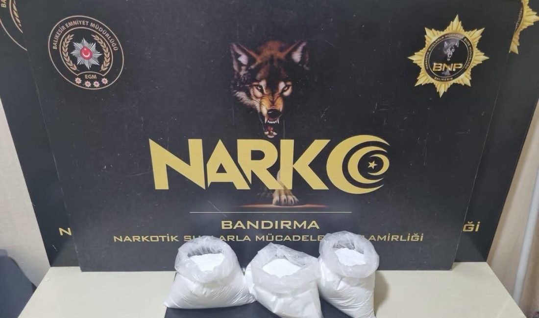 Bandırma’da uyuşturucu operasyonu Bandırma’da narkotik ekiplerinin düzenlediği operasyonlarda uyuşturucu madde ve suçtan elde