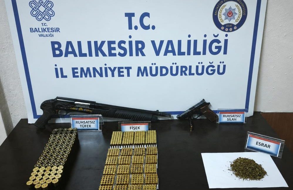 Erdek İlçe Emniyet Müdürlüğü ekiplerince halkın huzur ve güvenliğinin sağlanmasına