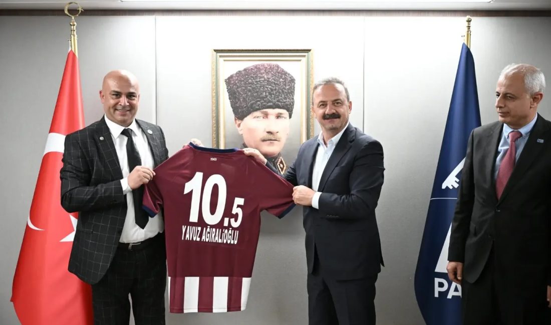 Anahtar Parti Bandırma İlçe Başkanı Mehmet Tunçtop, Genel Başkan Yavuz