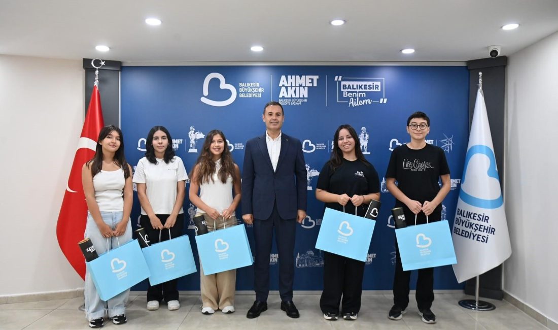 Balıkesir Büyükşehir Belediye Başkanı Ahmet Akın, Liselere Geçiş Sistemi (LGS)’de