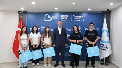 Balıkesir Büyükşehir Belediye Başkanı Ahmet Akın, Liselere Geçiş Sistemi (LGS)’de