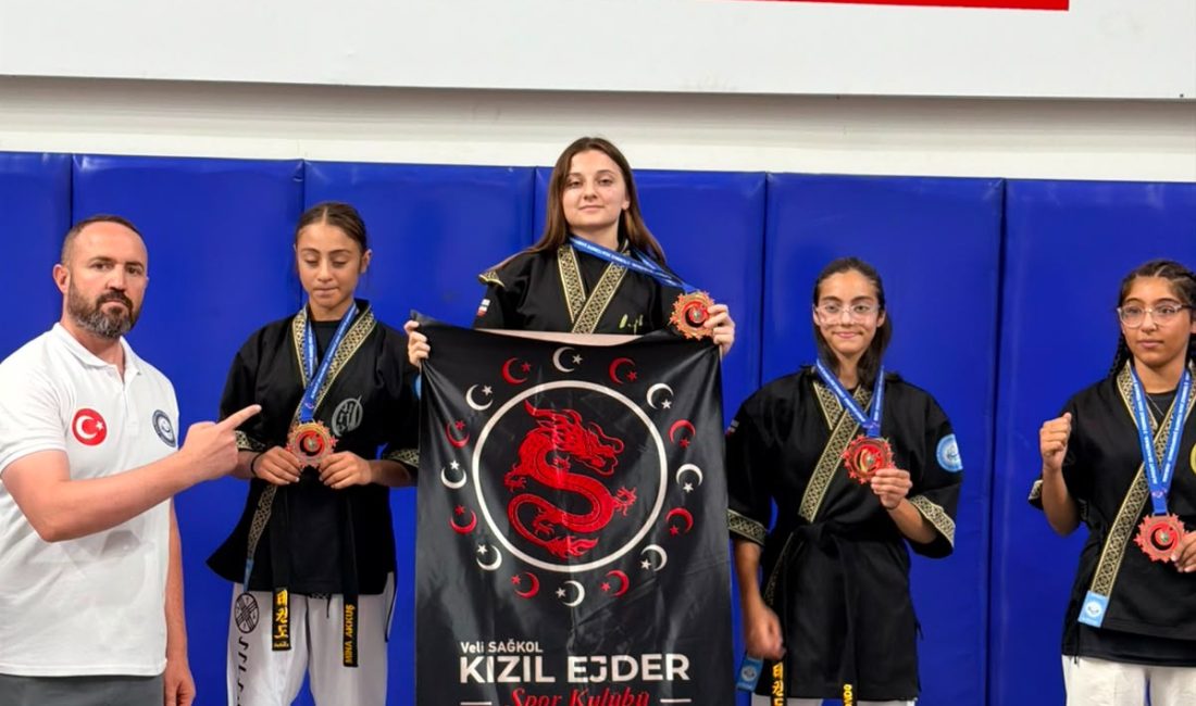 Kızıl Ejder Spor Kulübü Türkiye Şampiyonası’ndan kupalarla döndü Ankara’da düzenlenen Alpagut Türkiye Şampiyonası’nda 16 sporcuyla mücadele eden Kızıl
