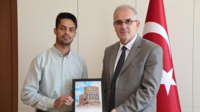 Bandırma Onyedi Eylül Üniversitesi Yemenli Öğrenciler Topluluğu Başkanı Aiham Kamal,