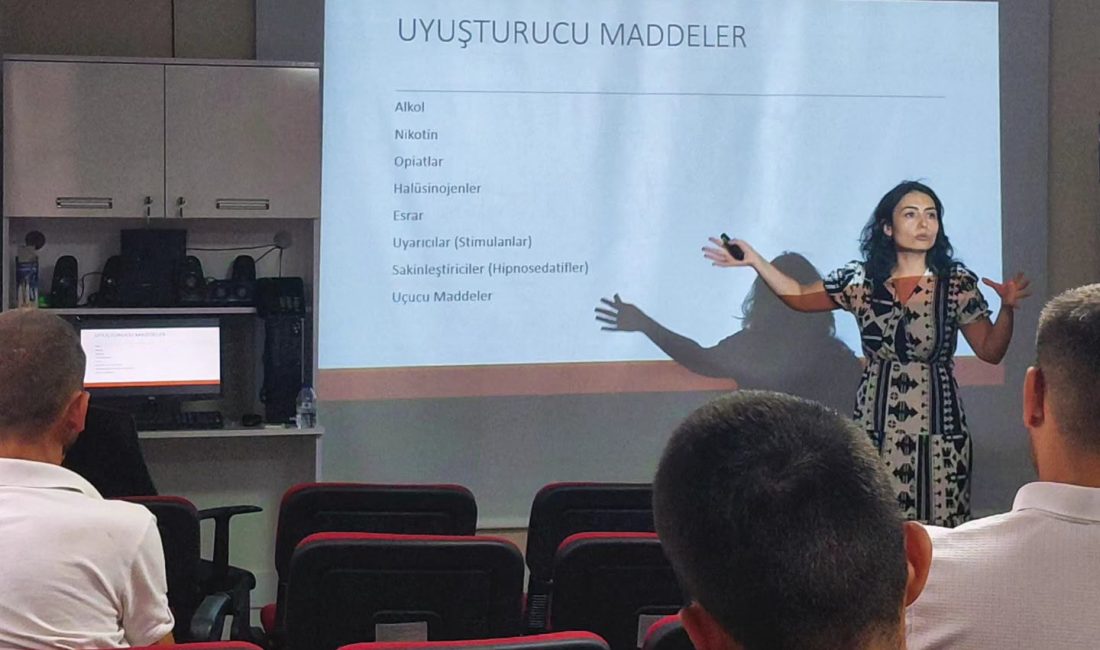Bandırma’da Yükümlülere Bağımlılıkla Mücadele Semineri Denetimli Serbestlik’te gerçekleşen seminerde, bağımlılık süreci, risk faktörleri ve korunma