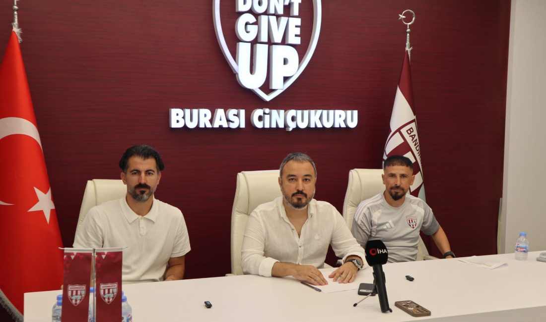Bordo-beyazlılarda yeni sezon öncesi oluşturulan kadronun ayrıntıları kamuoyuyla paylaşılırken, yönetim