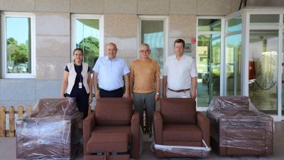 Gönen Belediyesi tarafından temin edilen 40 refakatçi koltuğu, hasta yakınlarının