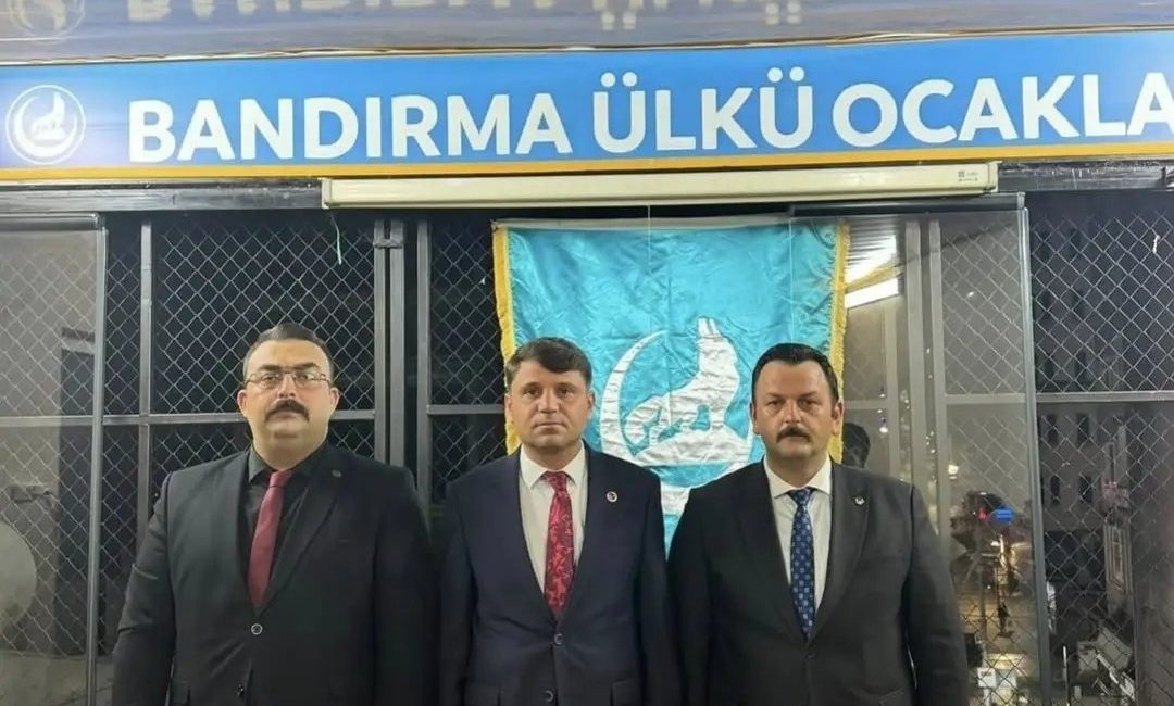 Ülkü Ocakları Bandırma’da görev değişimi İlçe başkanlığında gerçekleşen değişiklikle Osman Aktaş yeni başkan olurken, görevi
