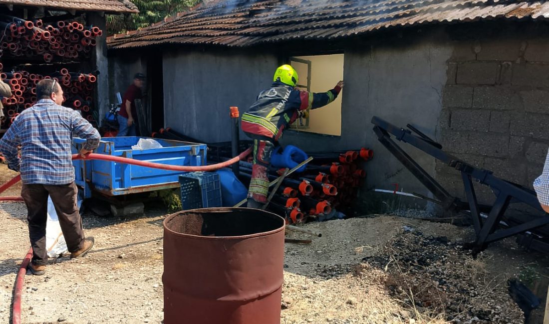 Aksakal Mahallesi’nde yaşanan yangın, itfaiyenin hızlı müdahalesiyle çevredeki alanlara ulaşmadan