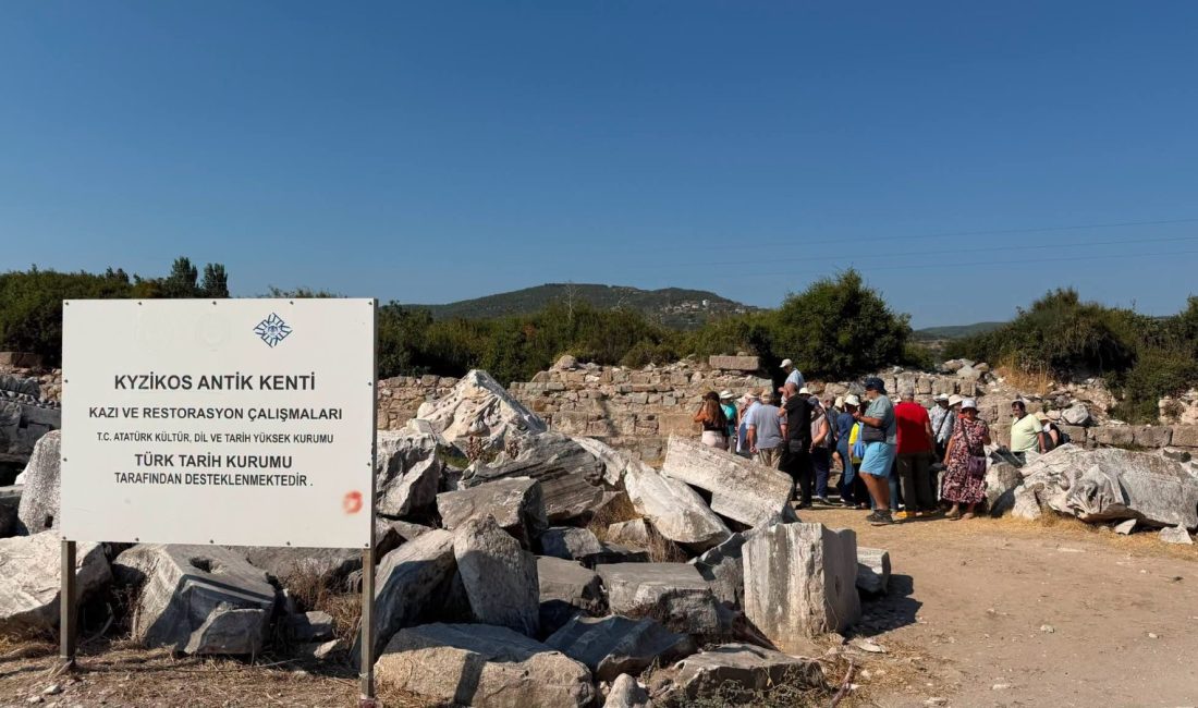 Erdek’in Düzler bölgesindeki tarihi kent, Hadrian Tapınağı başta olmak üzere