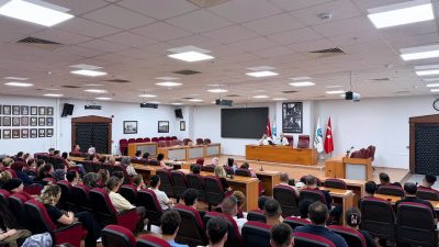 Bandırma Belediye Başkanı Dursun Mirza, şirket çalışanlarıyla düzenlenen değerlendirme toplantılarında