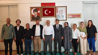 Görevine yeni başlayan MHP Erdek İlçe Başkanı Özhan Erden ve