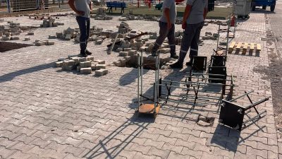 İlçenin farklı noktalarında yürütülen belediye hizmetleri kapsamında yağmur suyu hatları
