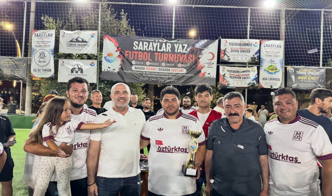 Saraylar’da futbol heyecanı şampiyonlukla sona erdi Geleneksel Saraylar Yaz Futbol Turnuvası’nın finalinde rakiplerini geride bırakan EMR