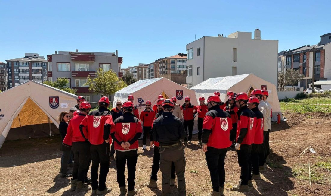 Mirza’dan 17 Ağustos Depremin Yıl Dönümünde Dirençli Kent Vurgusu Bandırma Belediye Başkanı Dursun Mirza, Marmara Depremi’nin yıl dönümünde kaçak