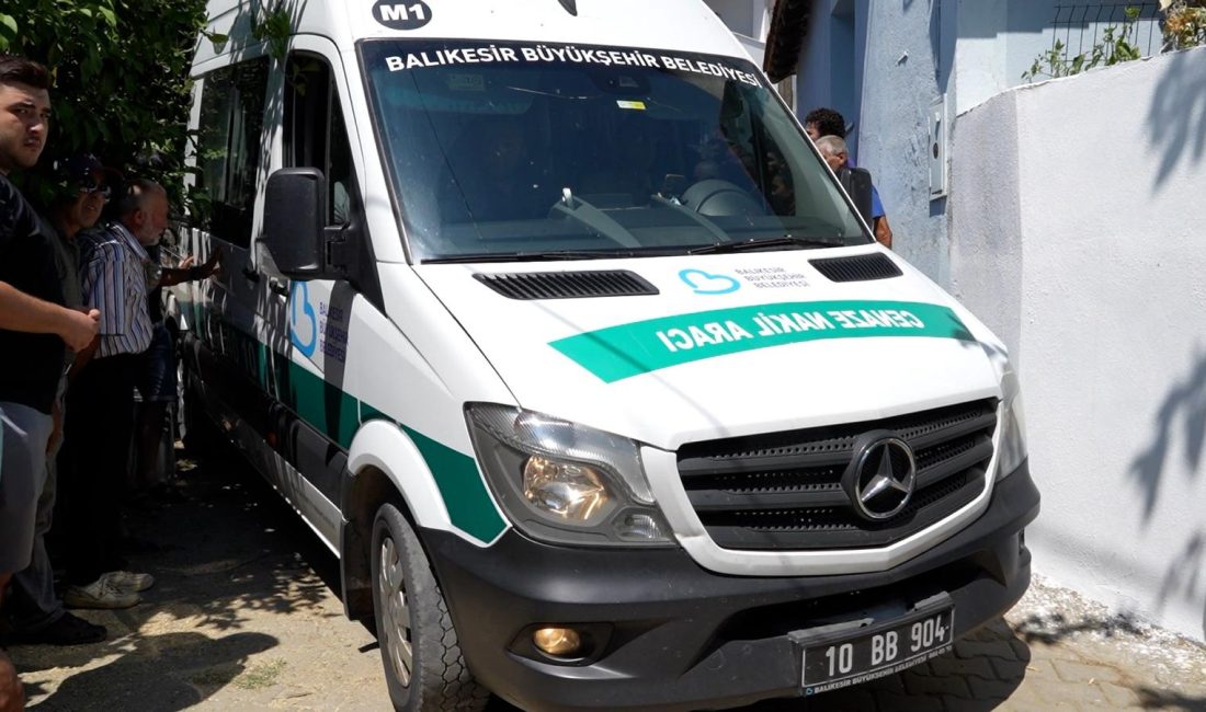 Balıkesir’de meydana gelen kazada ağır yaralanan 27 yaşındaki kadın, tedavi
