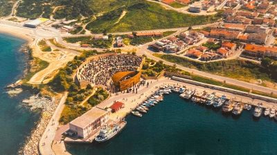 Bandırma Belediye Başkanı Dursun Mirza, Livatya’ya yapacakları proje kapsamında amfi