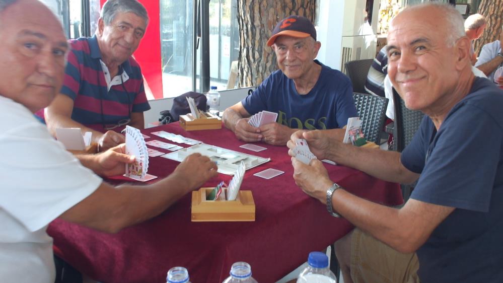 Balıkesir’de briçte Zafer Kupası düzenlendi Belediyespor Briç Kulübünün düzenlediği Zafer Kupası Turnuvası ilgi gördü. Briç