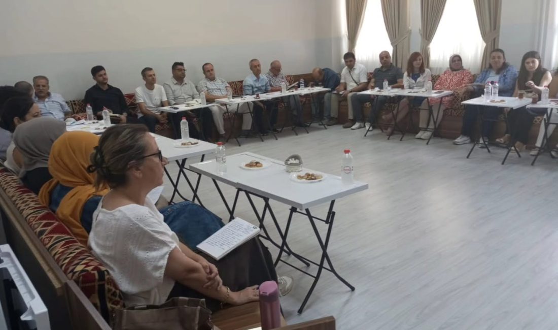 Susurluk’ta yeni eğitim yılı öncesi yol haritası masaya yatırıldı 2026-2027 eğitim öğretim dönemine yönelik hazırlıkların değerlendirildiği toplantıda, okullarda eğitim